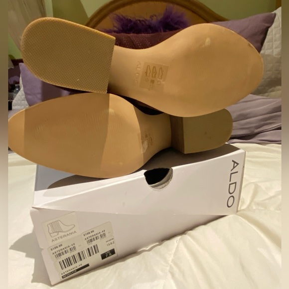 Women’s Burgundy Boots, Size 7.5 - Picture 5 of 6